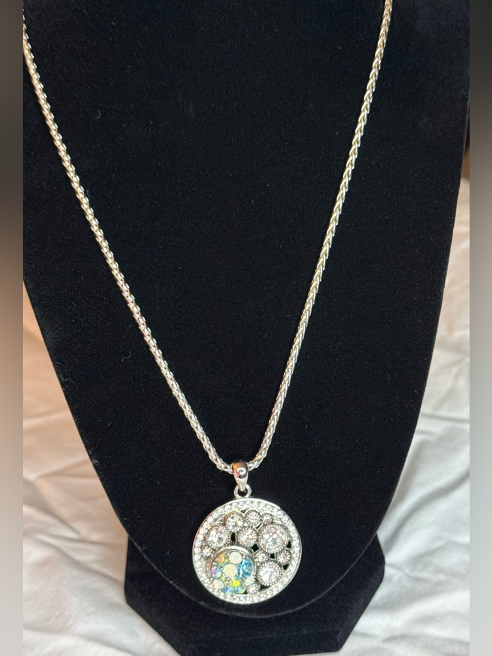 Magnolia & Vine Interchangeable Necklace Set Snap Pendant Rhinestone + 5 Snaps